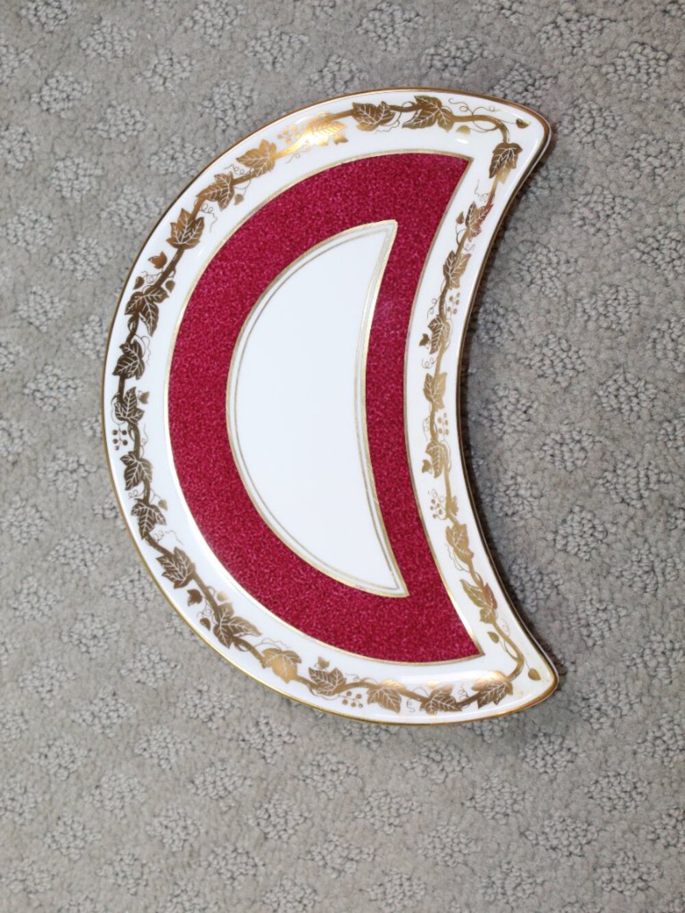 RARE! Wedgwood Whitehall W3994 Bone China Powder Ruby Crescent Salad Plate
